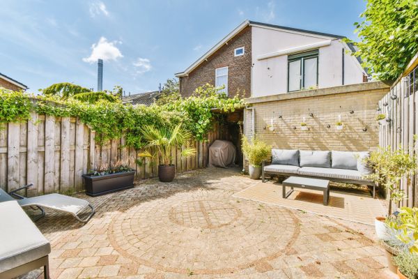 Courtyard Patio Service in Columbia